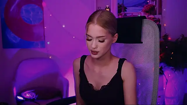 AngelaHolmes webcam