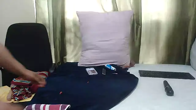 Foxybrownxx1 webcam