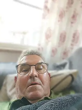 Oldmenhot66 webcam