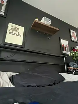 ElliemaiX webcam