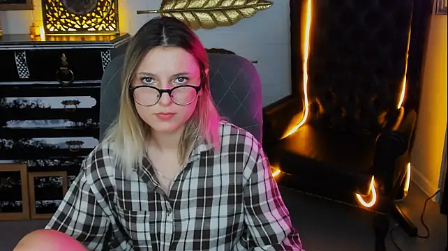 LeslieBloom webcam