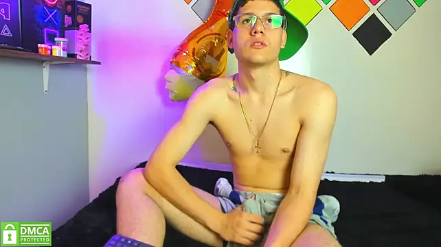 luca_white webcam