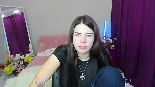 Kira_Vine webcam