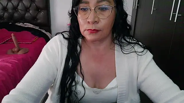 Grace_mature_milf