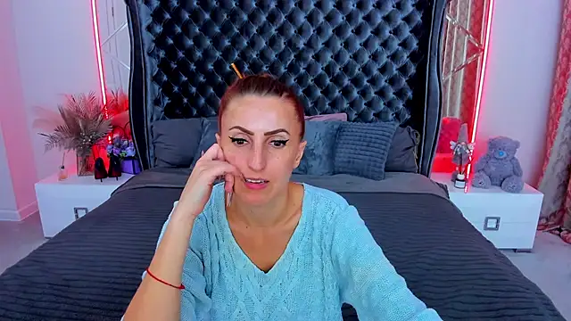 Rebecca_Diamond