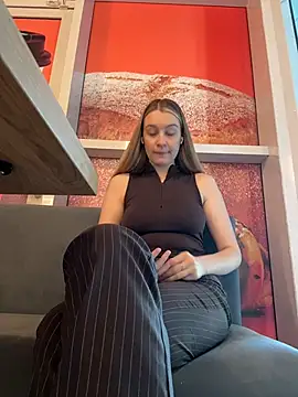 sashacatt (F young) - Masturbation completely naked 🍒💋