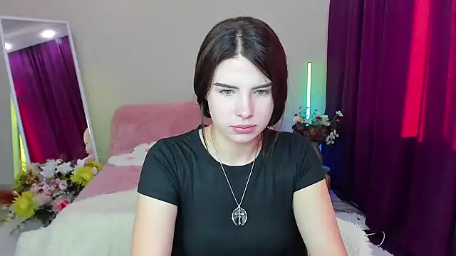Kira_Vine webcam