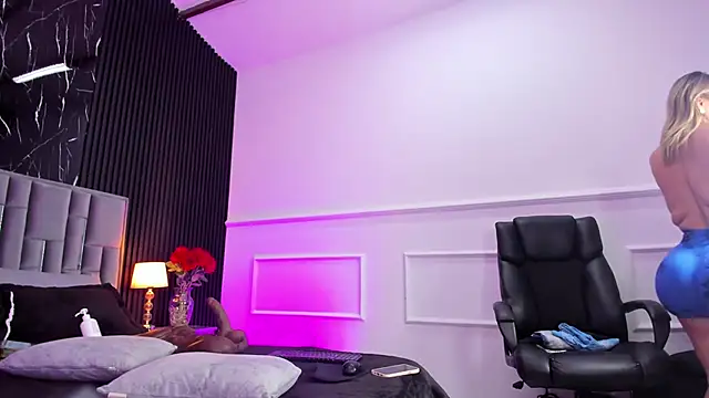 bigsexxyass (F milf) - PLUG ANAL+2 FINGERS