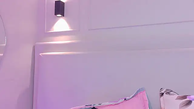 NaomiKlarc
