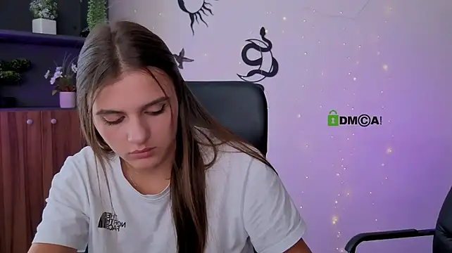 lisa_dark_