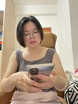 suning668 live cam on StripChat