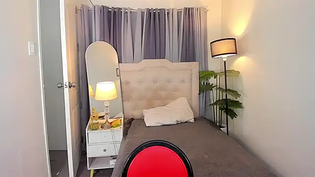phenomenal_ivy webcam