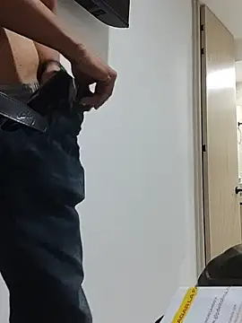 MrSecretSuit webcam