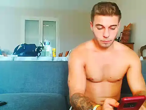 Elkafit28 live cam on StripChat
