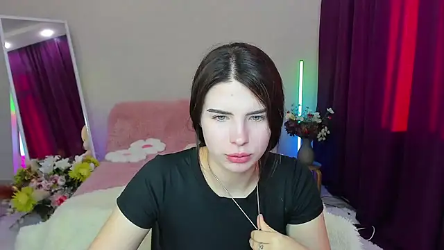 Kira_Vine