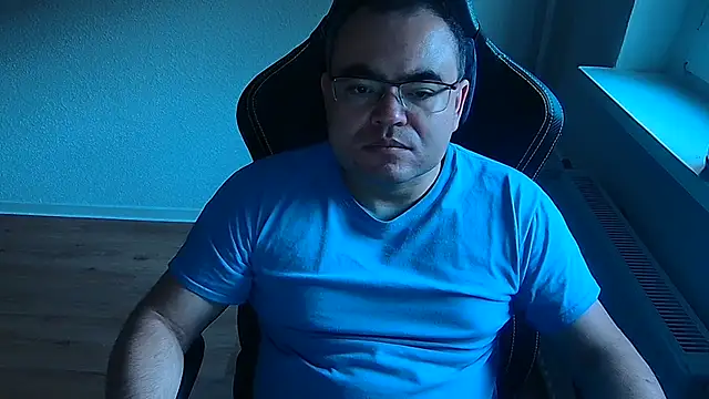 Latexboy893