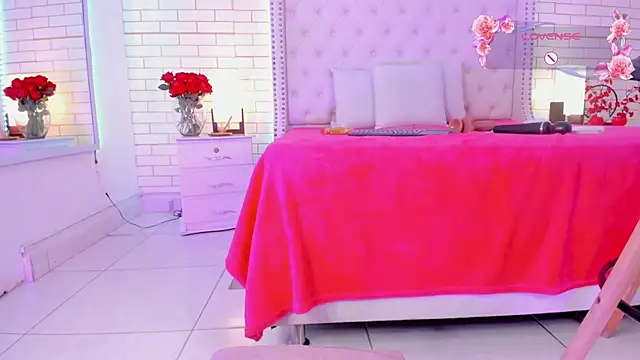 Coco_Balenciaga_ webcam