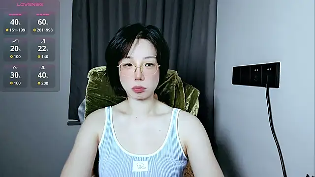 lin_lin_520_520 live cam on StripChat