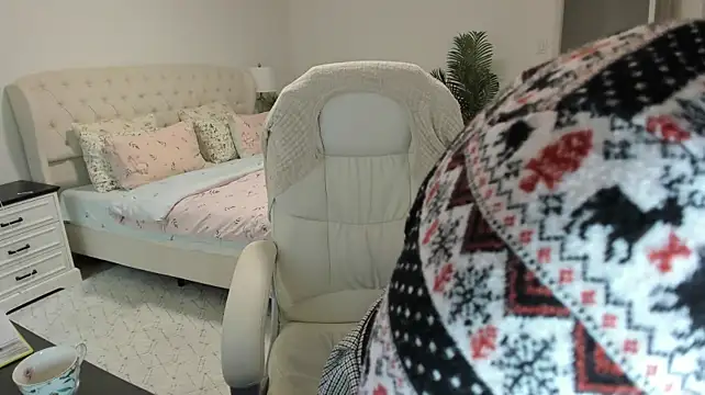 Vika73 live cam on StripChat