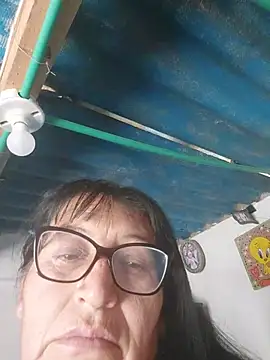 clarita_01 live cam preview
