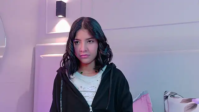 NaomiKlarc