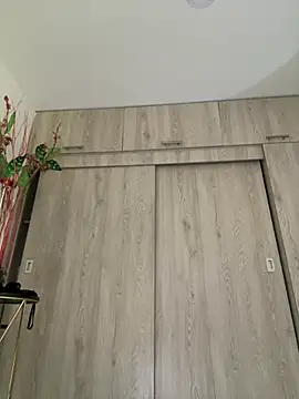 adele_sweett (F milf) - fingers in pussy