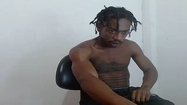 Larry-n-clouds webcam