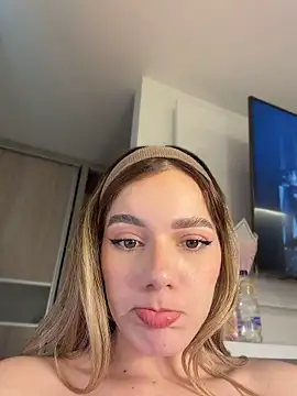 nicolecut