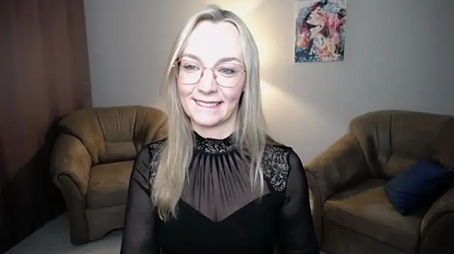 Ava_Elior