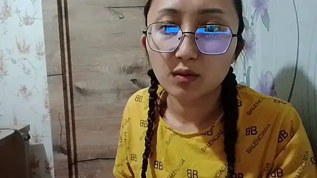 Anna_CaramelDream live cam on StripChat