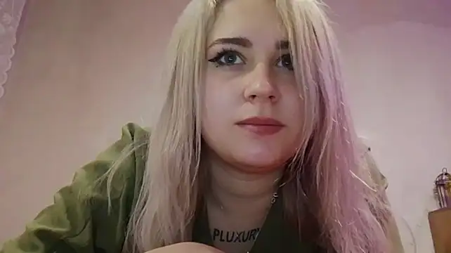 IsaWhitton webcam