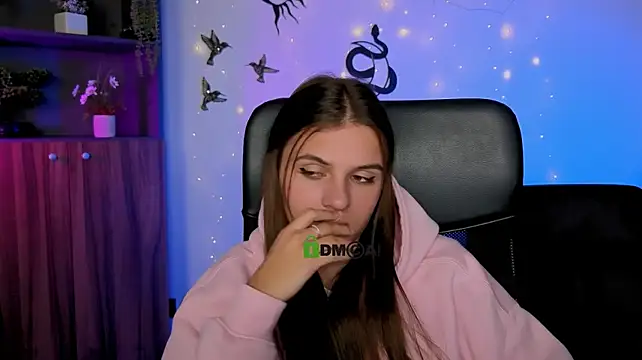 lisa_dark_