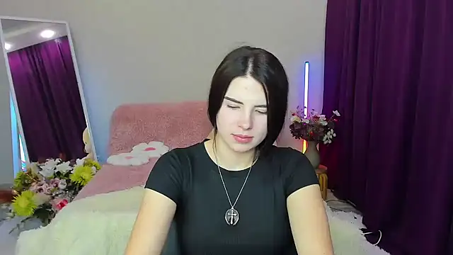 Kira_Vine