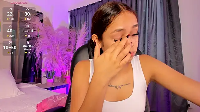 CarolineFyre webcam