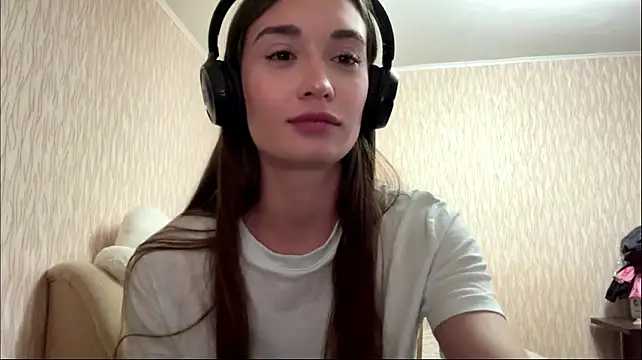 belvarandazzo (F teen) - Lower my shorts and show my panties!