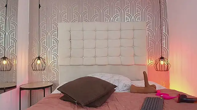 ariana_cellfg (F young) - fingers in ass stretch