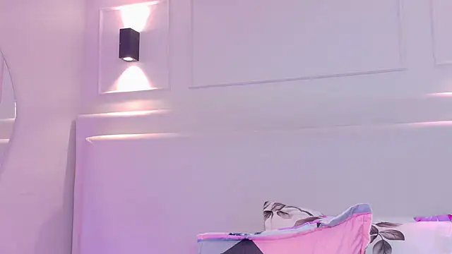 NaomiKlarc