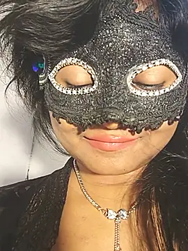 DIRTYSECRET_QUEEN_07