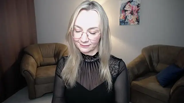 Ava_Elior