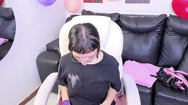 mia_bloom2 live cam preview