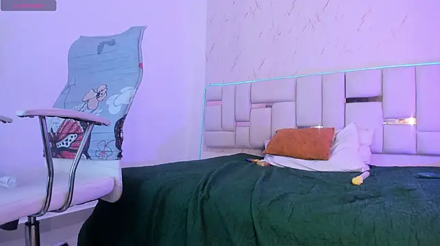 gigi_spellman live cam preview