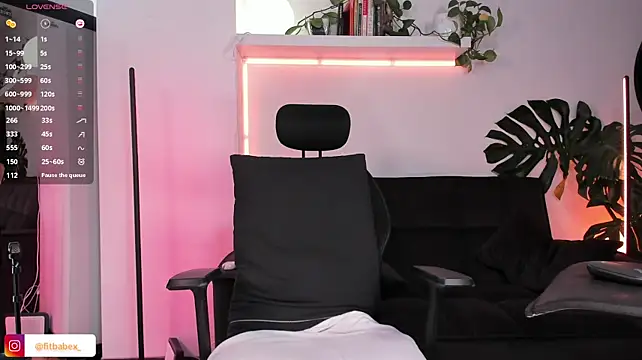 ariana_fitl_ live cam on StripChat