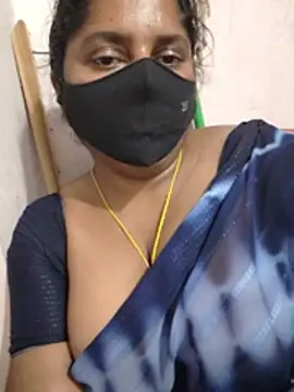 jessi_25 (F milf) - Boobs show