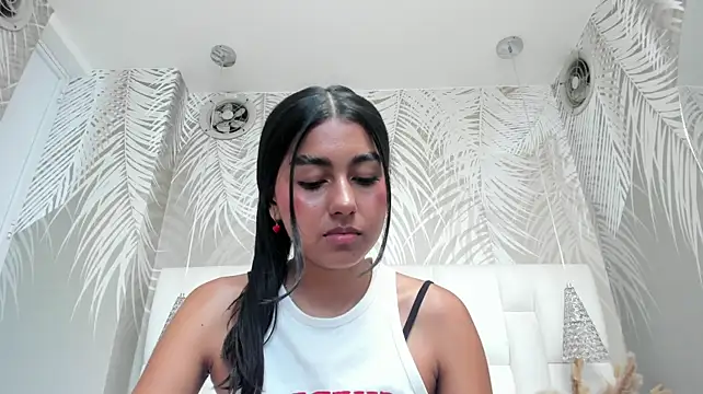 Skinny_little18_ live cam preview