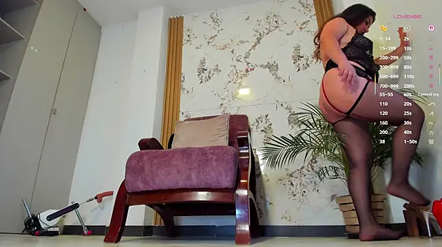MontserratMarie live cam on StripChat
