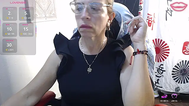 Chayla_Ruiz live cam on StripChat