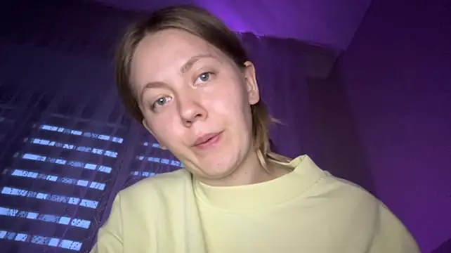 LarissaTewes live cam on StripChat