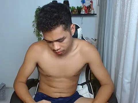 curlyasian_njxx webcam