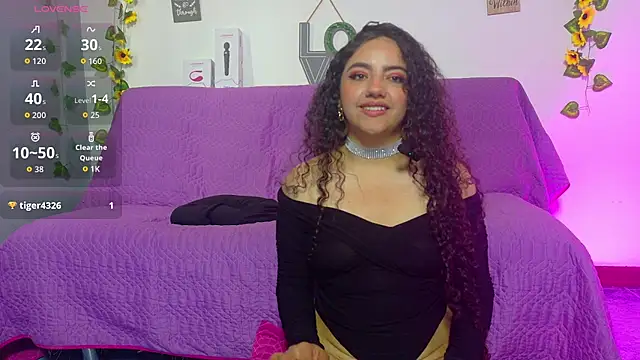 emiily_curly webcam