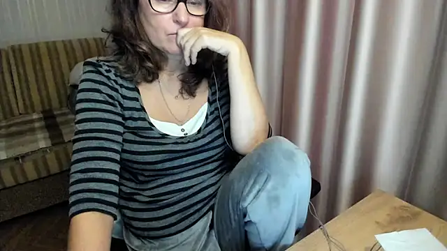 lauraoven webcam